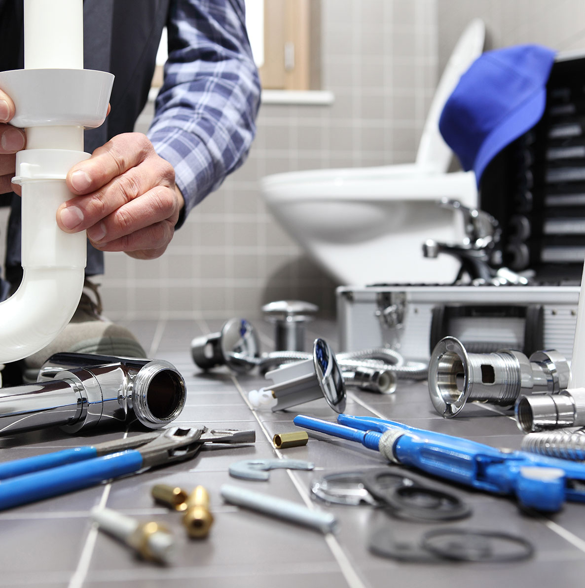 LA Plumbing technician installing commercial plumbing